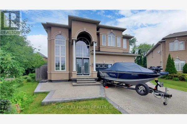 19 CHARITY COURT, Hamilton (Meadowlands)