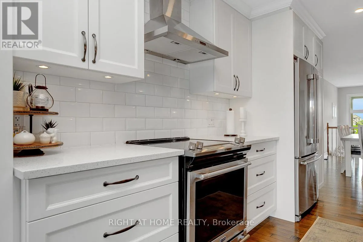 201 VERSAILLE STREET