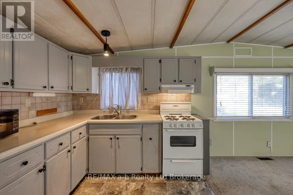 14 - 595487 59 HIGHWAY N, #14