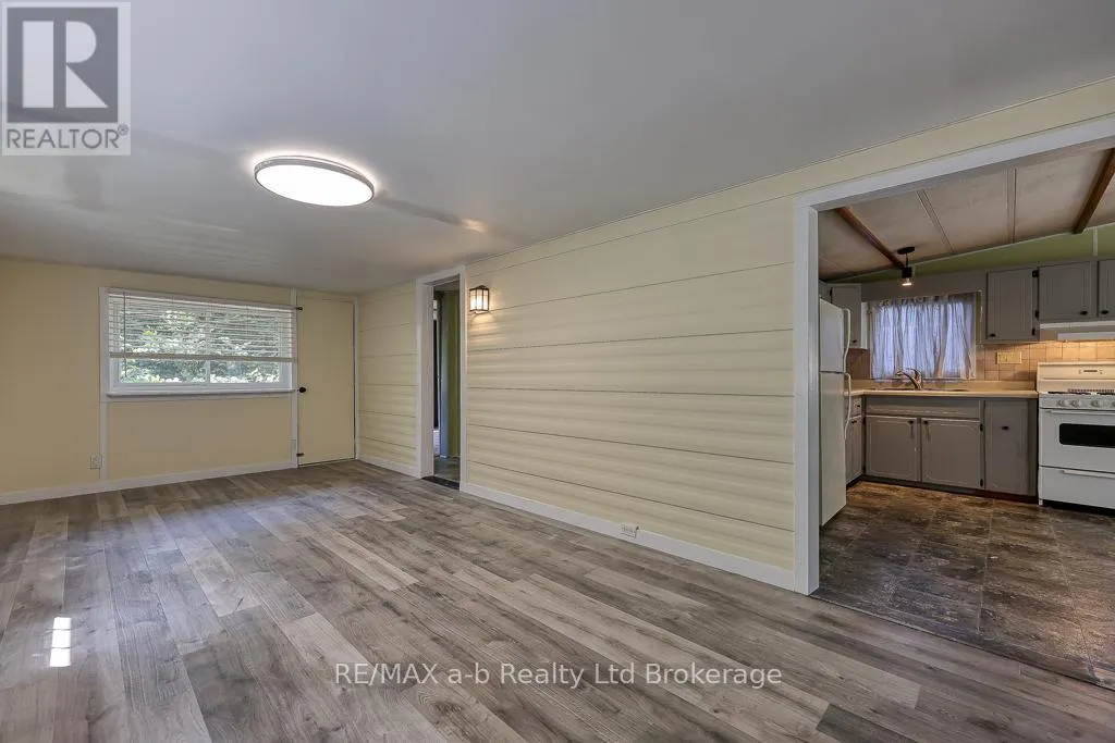 14 - 595487 59 HIGHWAY N, #14