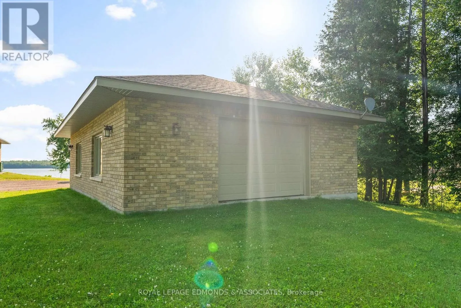 393 HAZLEY BAY DRIVE