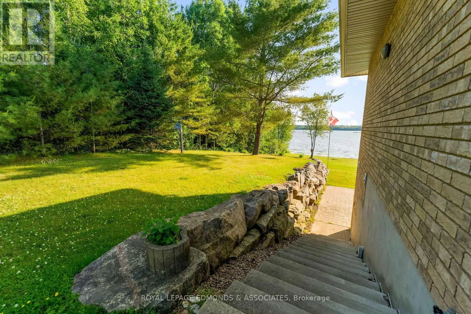393 HAZLEY BAY DRIVE
