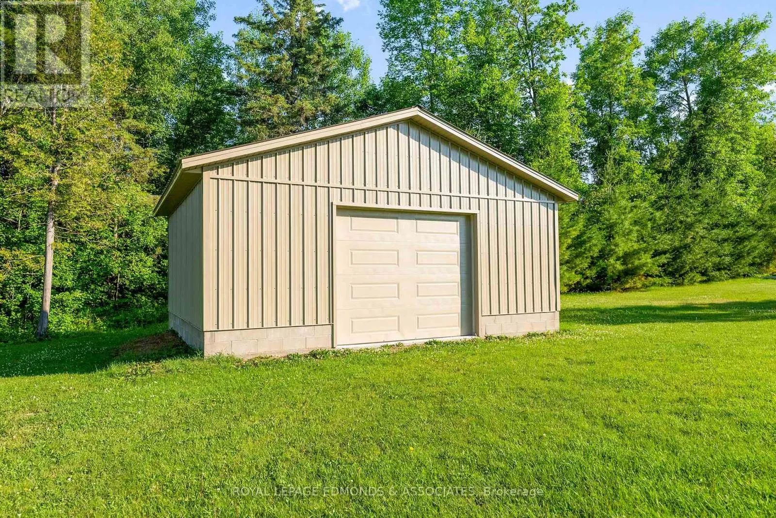 393 HAZLEY BAY DRIVE