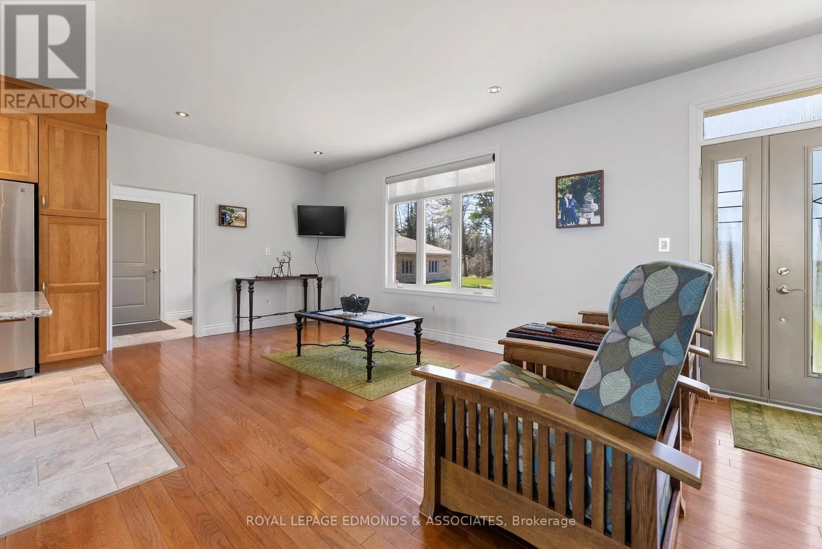 393 HAZLEY BAY DRIVE