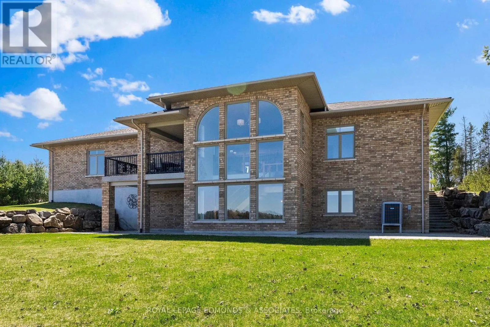 393 HAZLEY BAY DRIVE