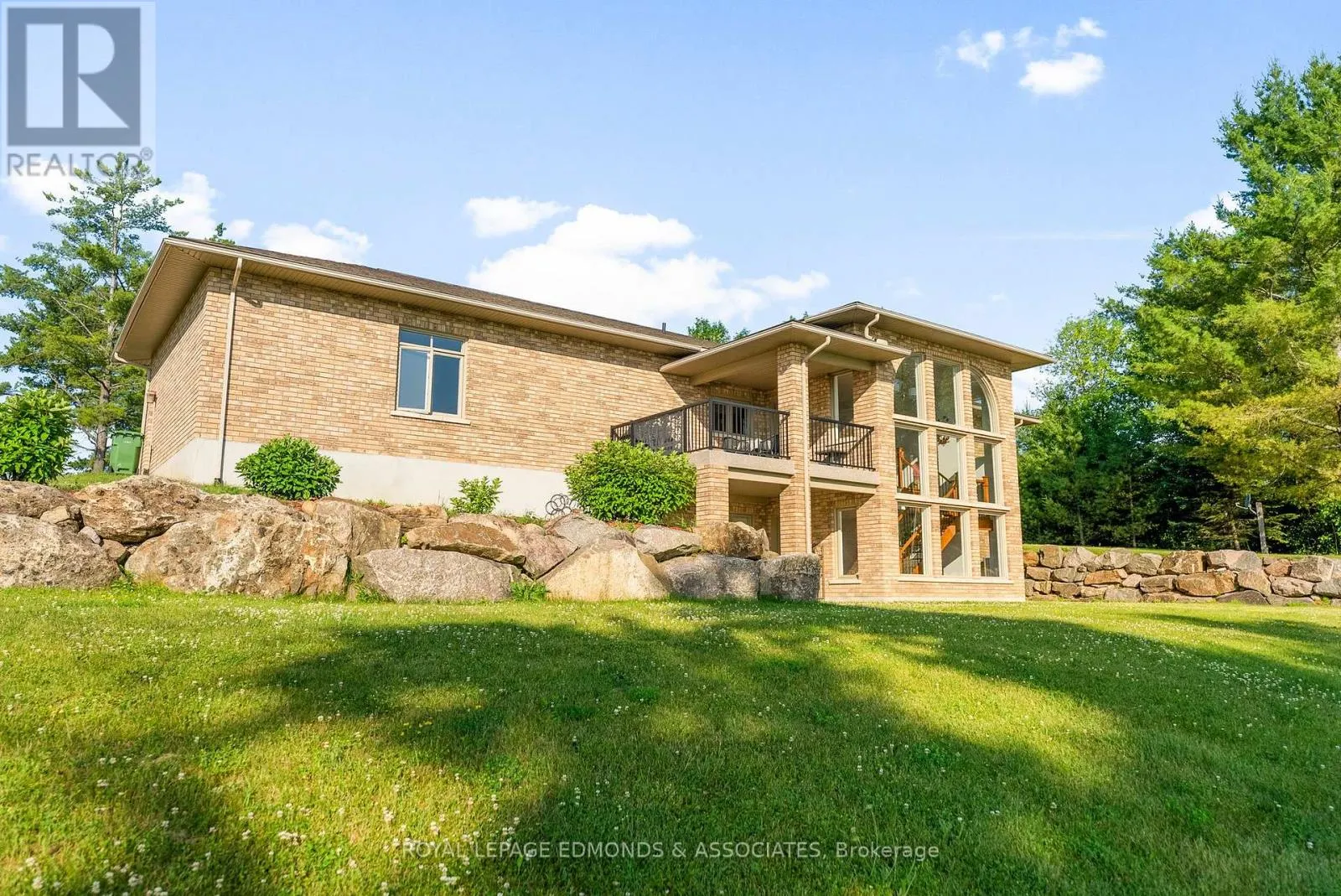 393 HAZLEY BAY DRIVE