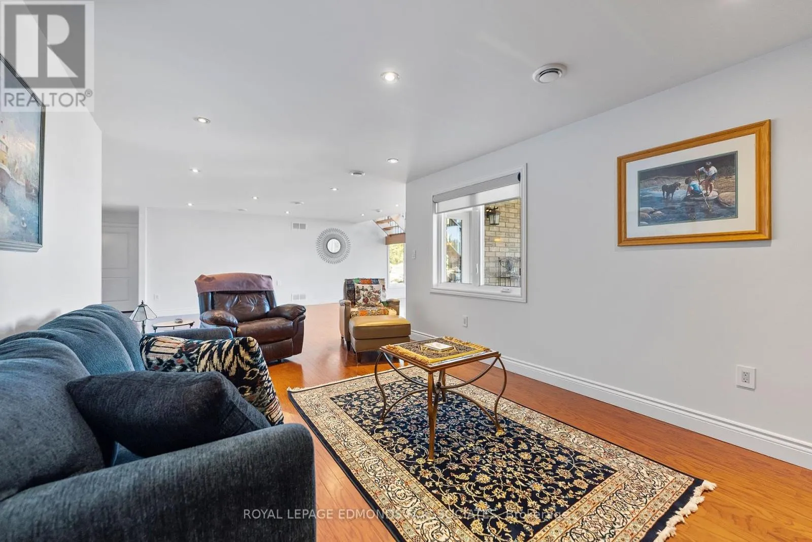393 HAZLEY BAY DRIVE