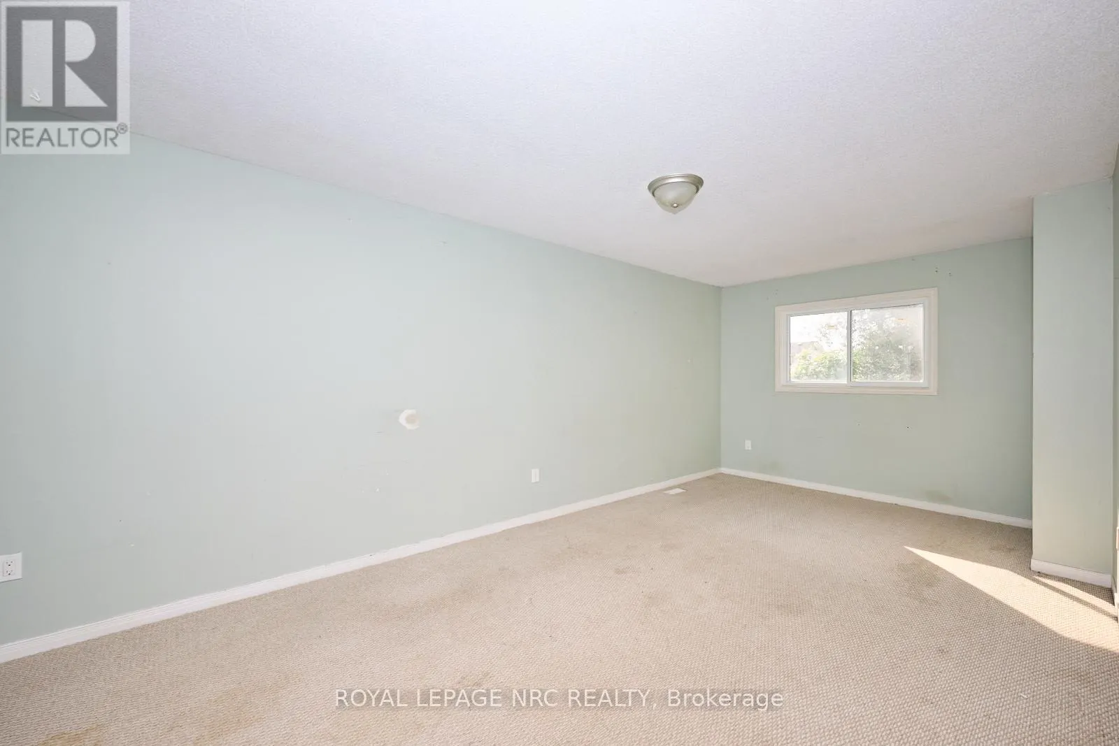 14 BUSS COURT