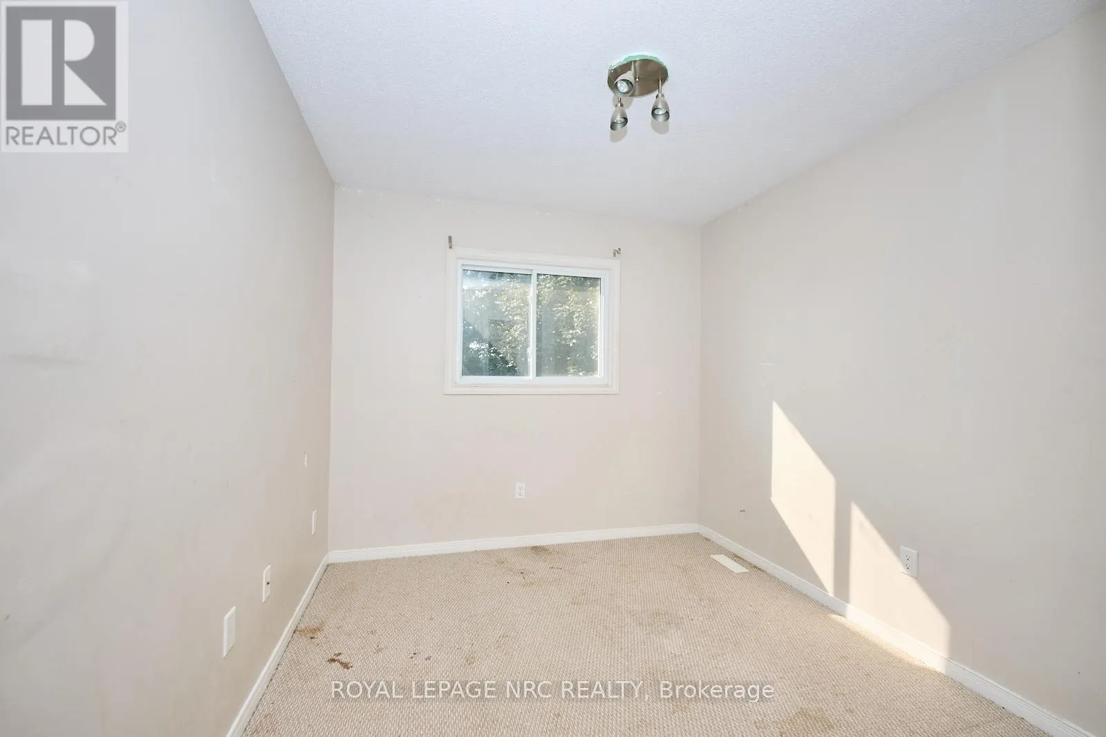 14 BUSS COURT