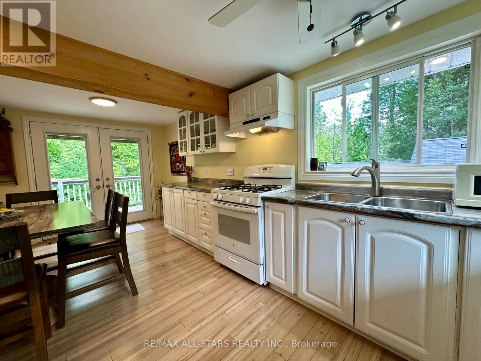 1104 GALWAY ROAD