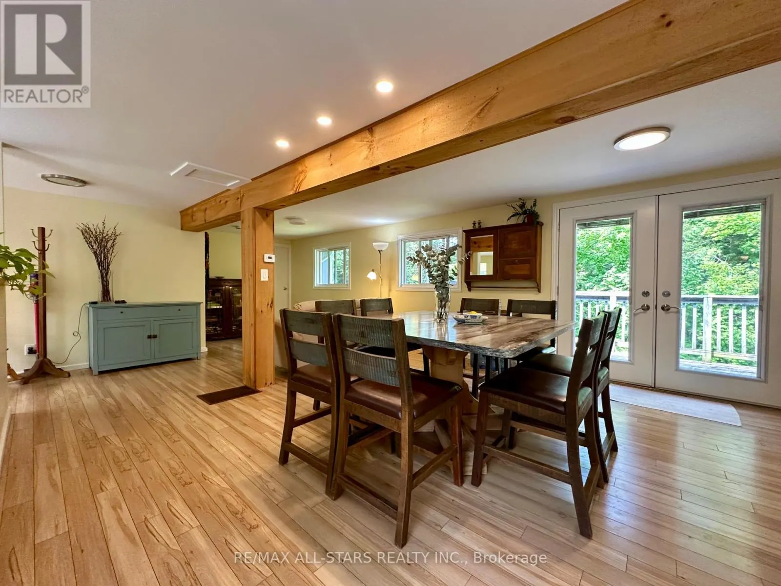 1104 GALWAY ROAD
