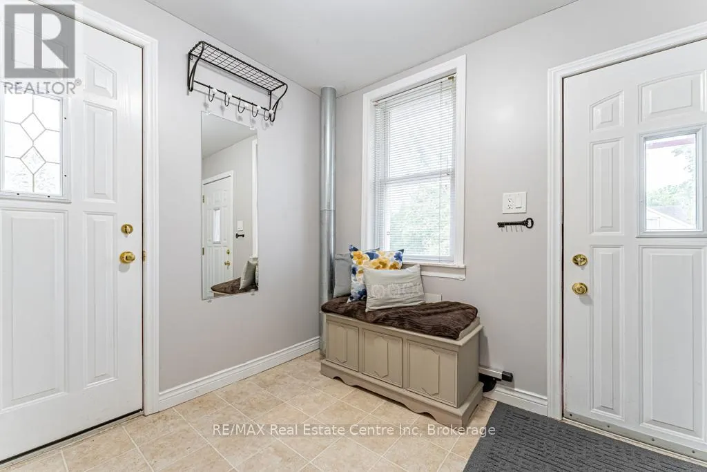 14 RIVERSIDE DRIVE W