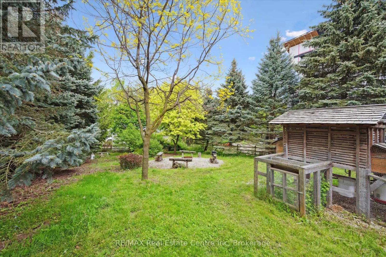 14 RIVERSIDE DRIVE W