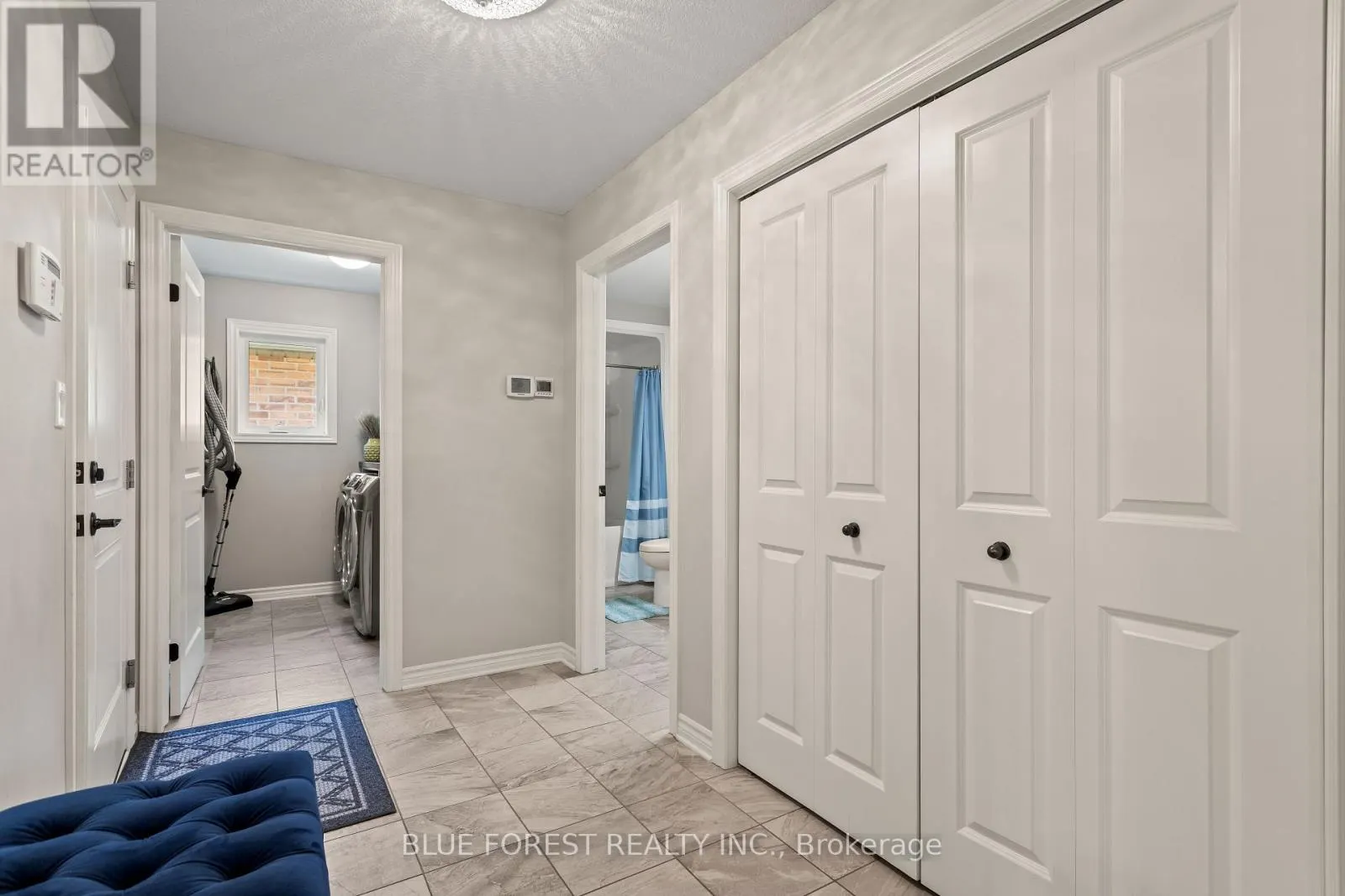 42 HICKORY LANE