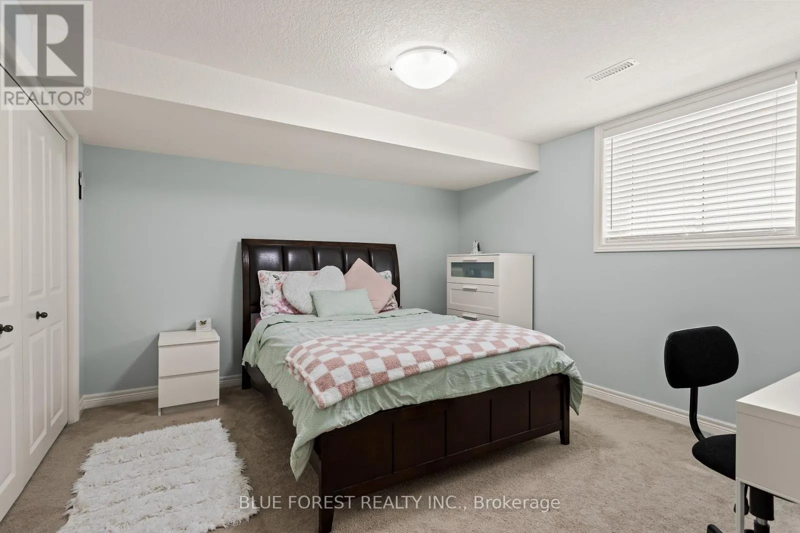 42 HICKORY LANE
