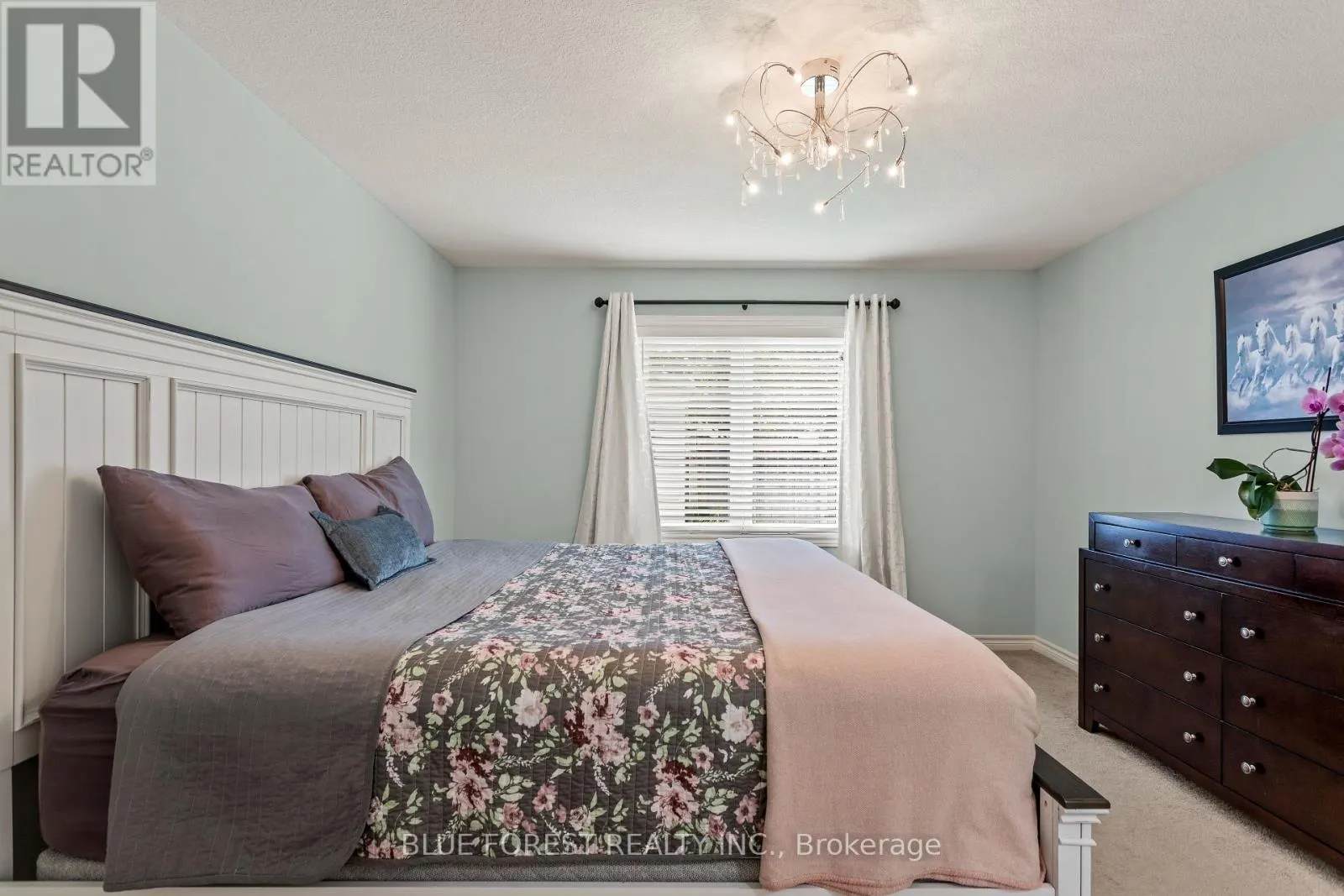 42 HICKORY LANE
