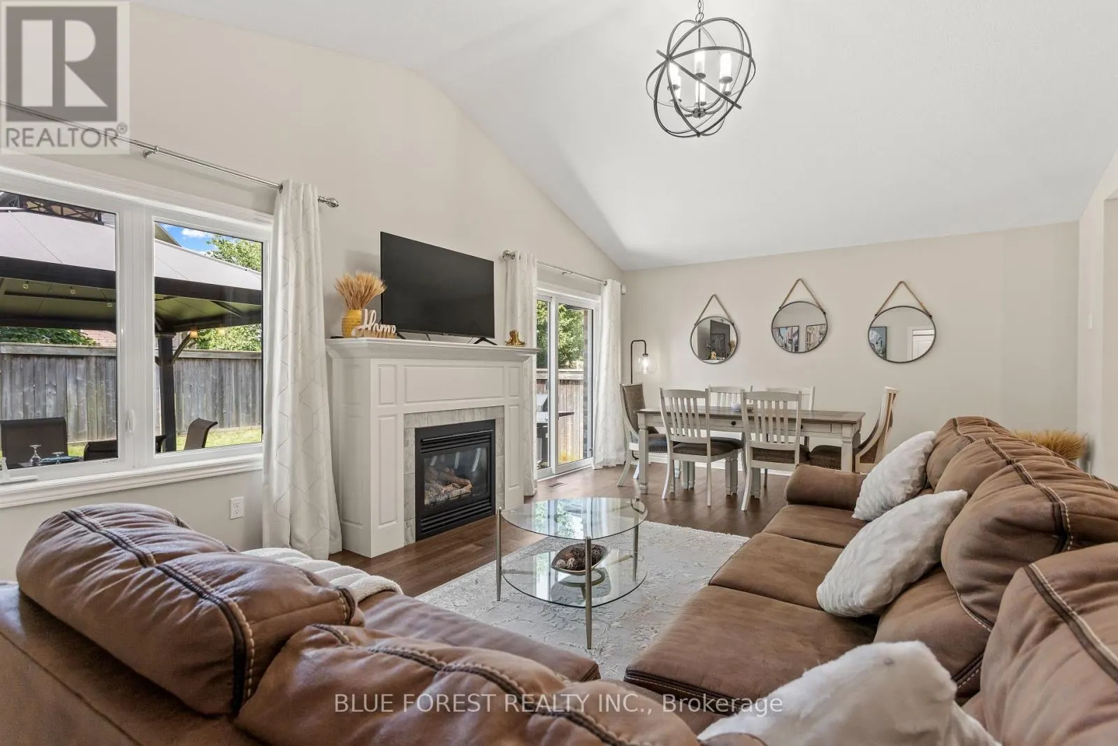 42 HICKORY LANE