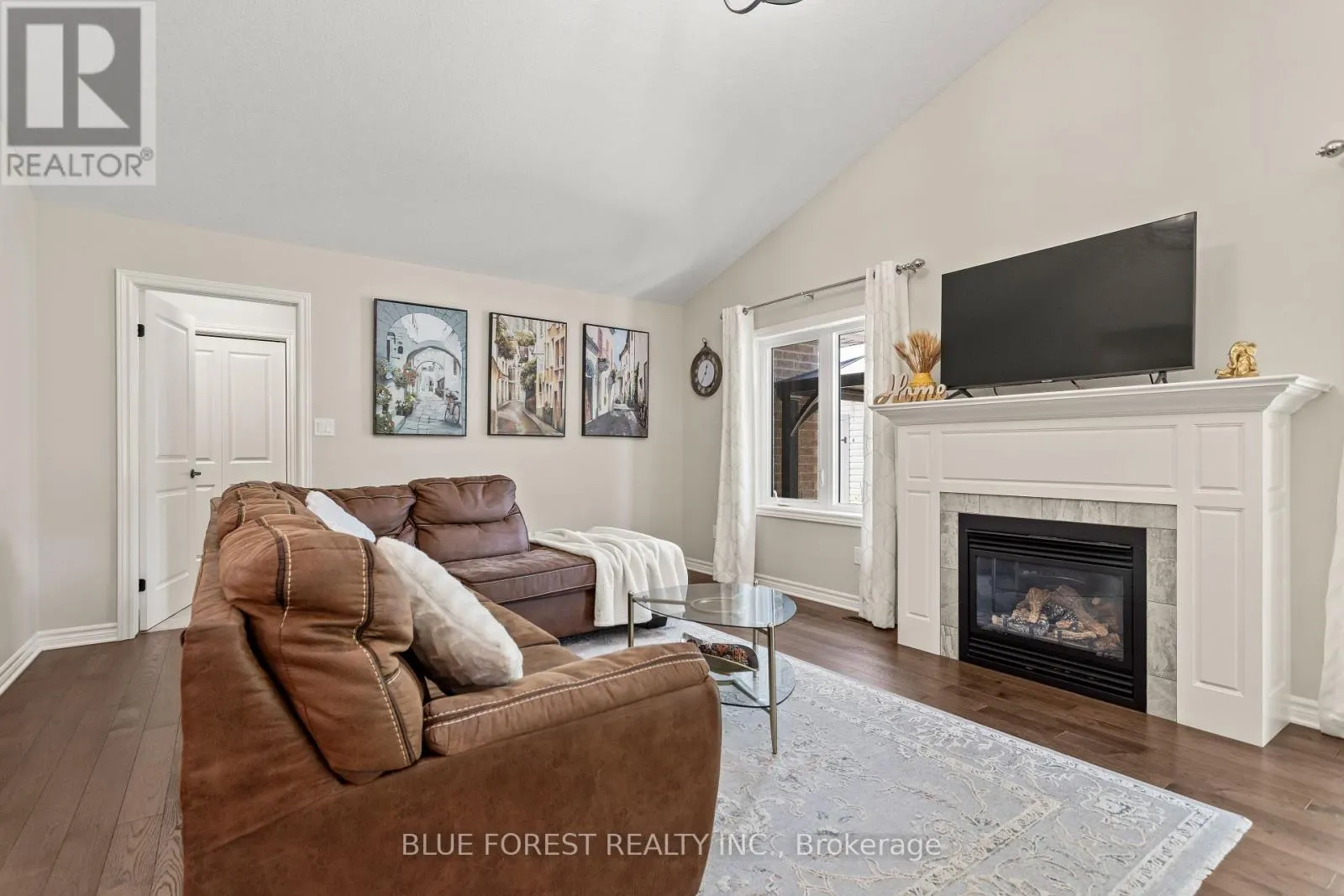 42 HICKORY LANE