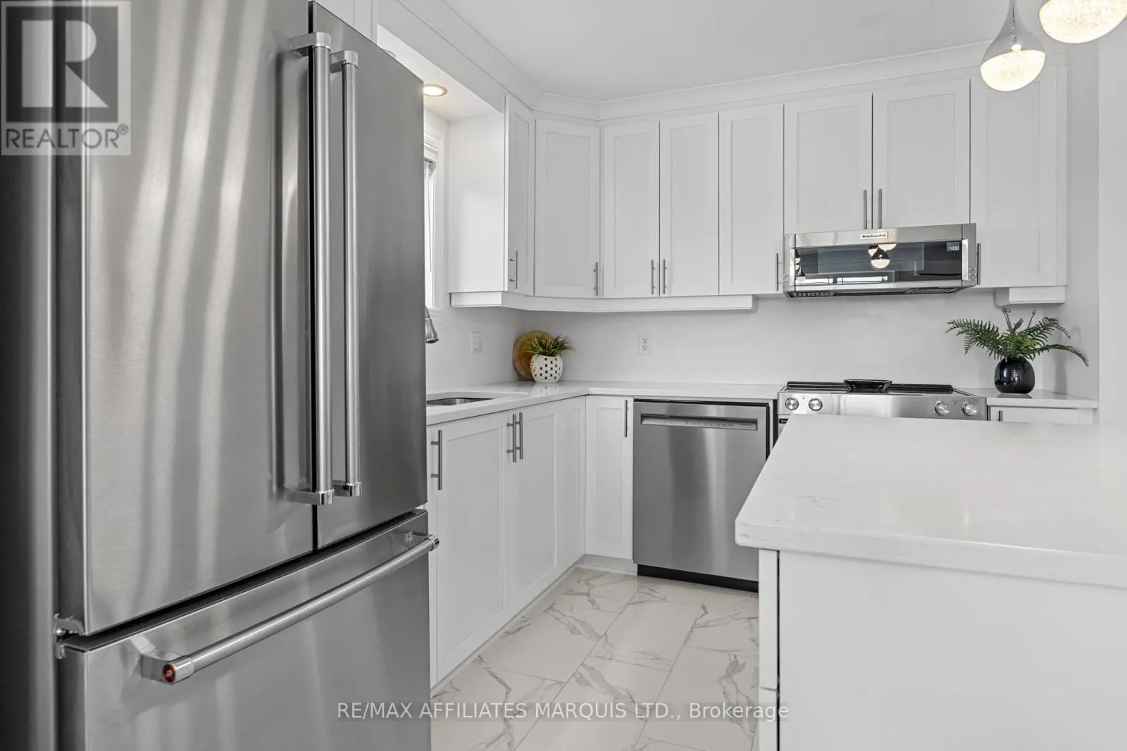 211 - 229 WATER STREET E