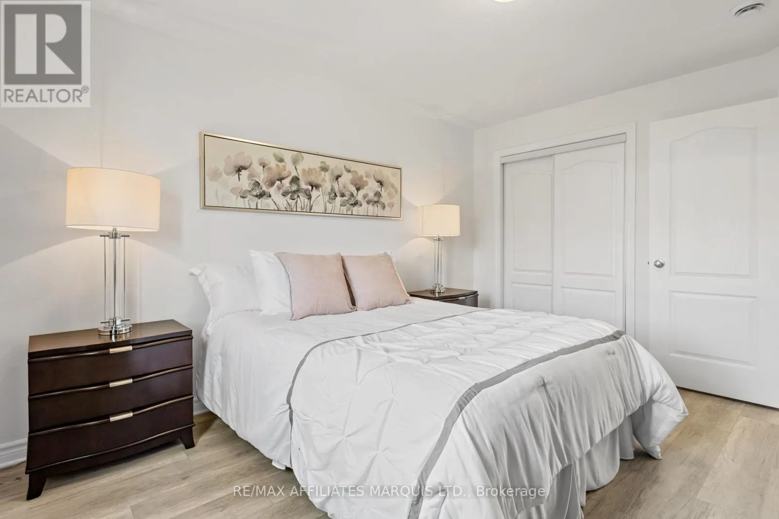 211 - 229 WATER STREET E