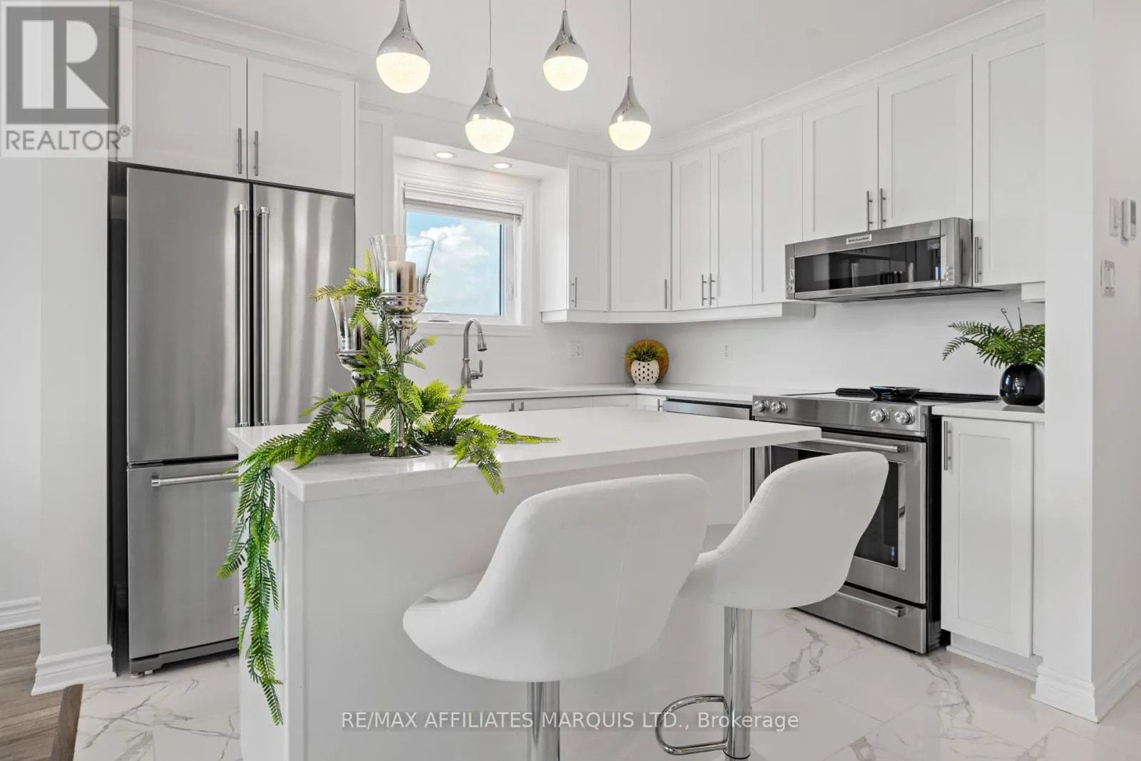 211 - 229 WATER STREET E