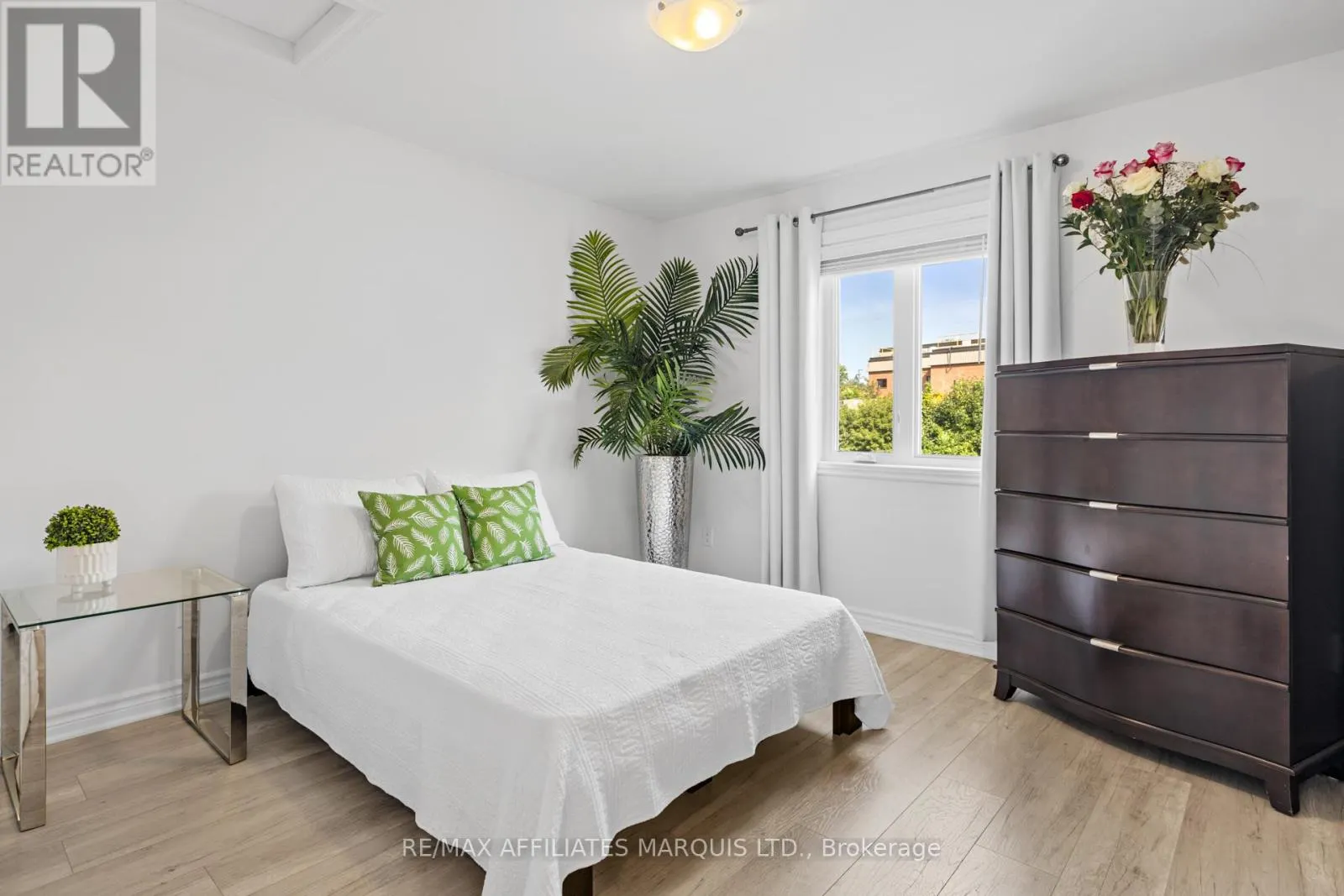 205 - 229 WATER STREET E