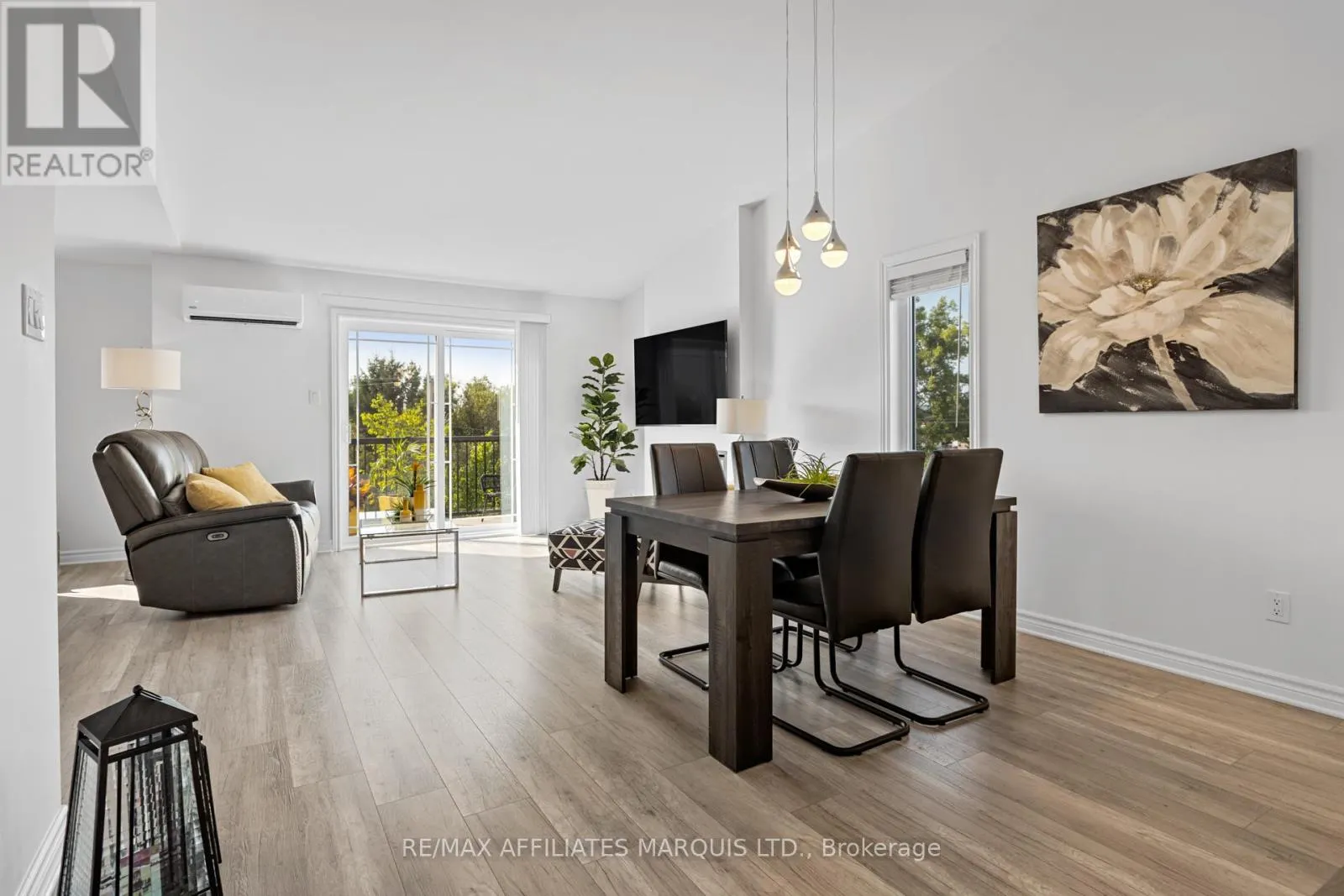 203 - 229 WATER STREET E