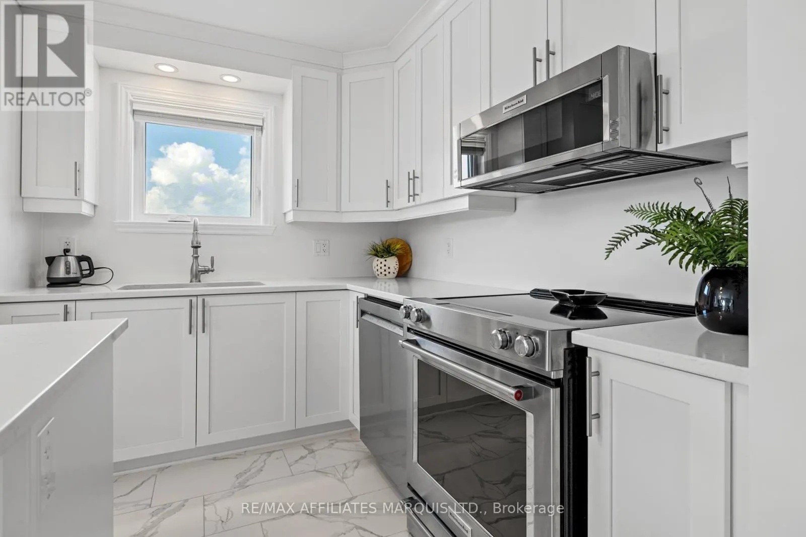203 - 229 WATER STREET E