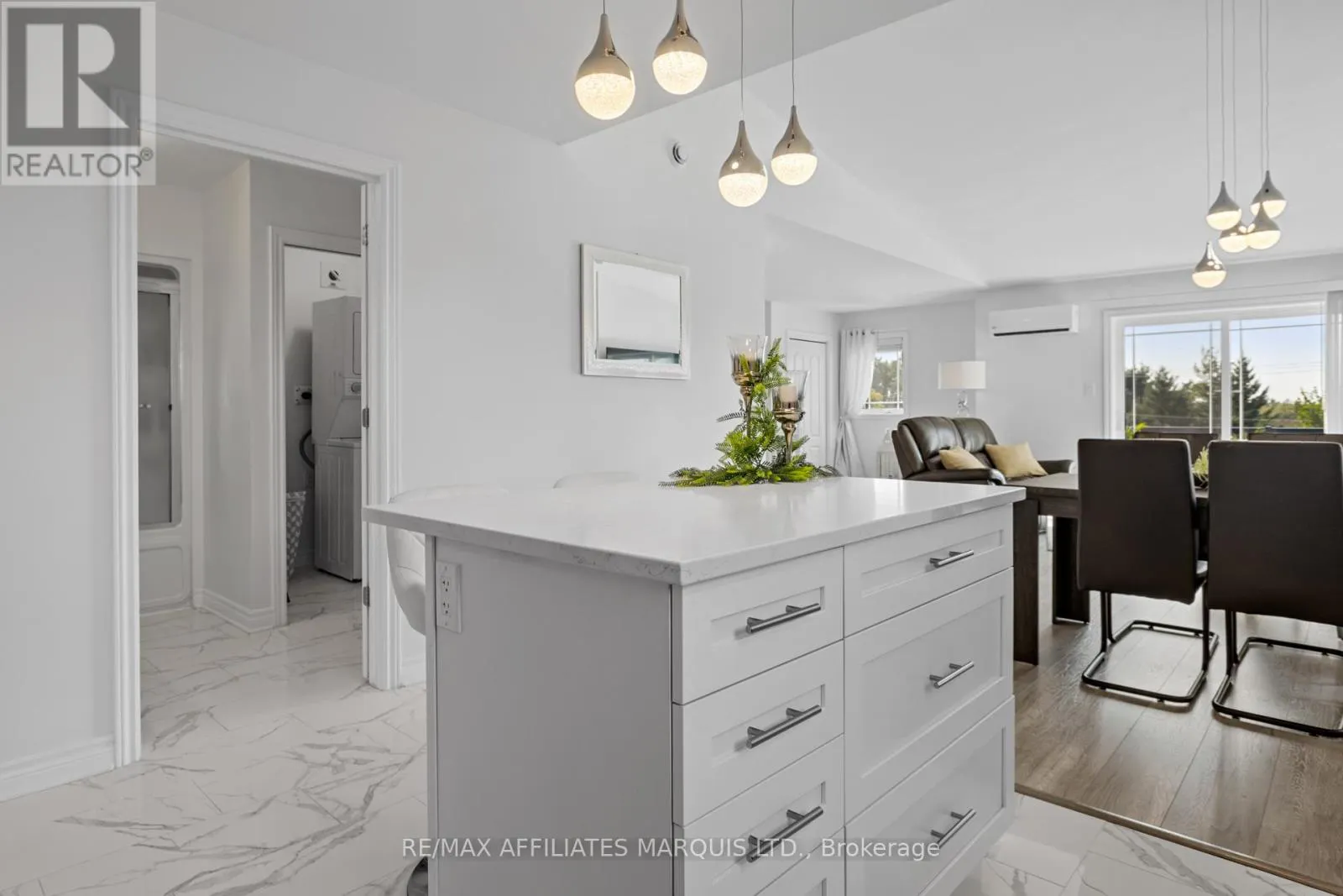 203 - 229 WATER STREET E