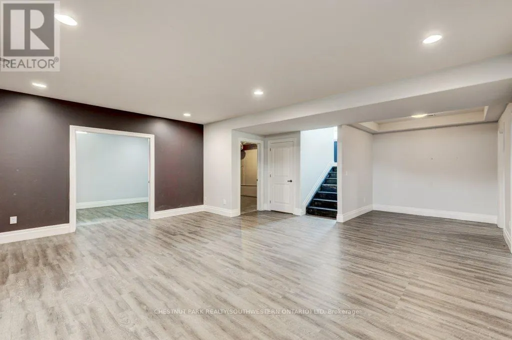1145 REGENCY CRESCENT