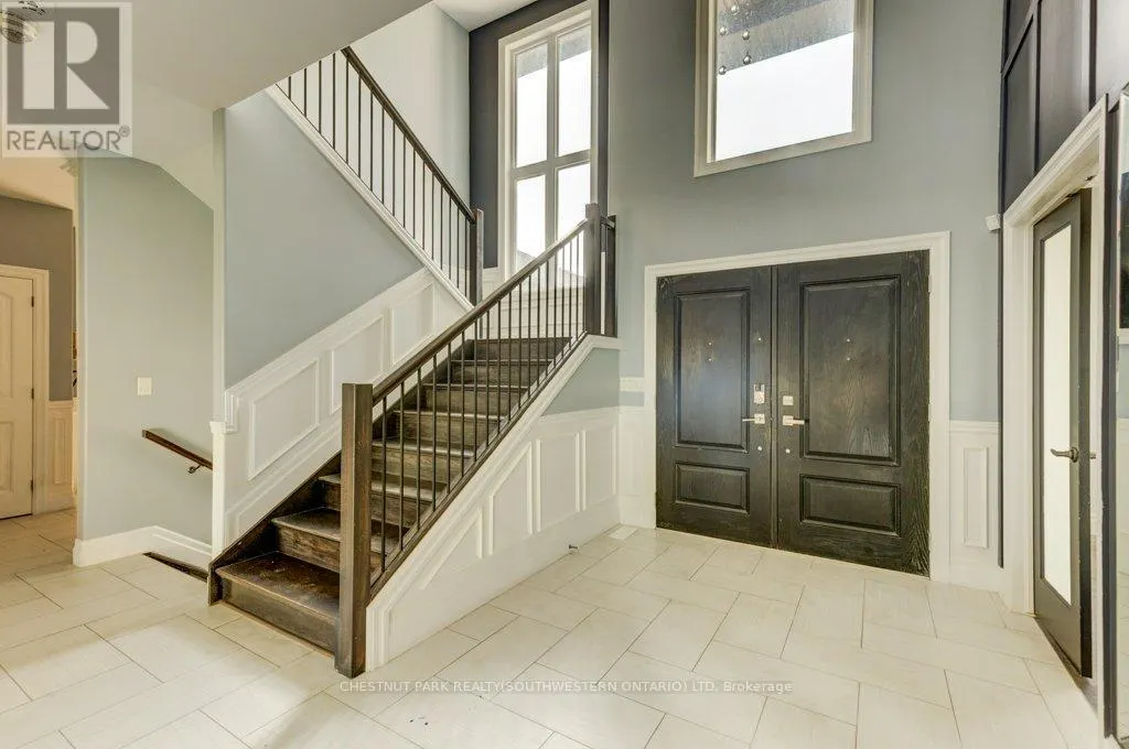1145 REGENCY CRESCENT