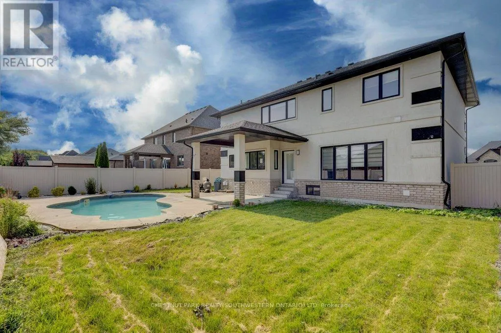 1145 REGENCY CRESCENT
