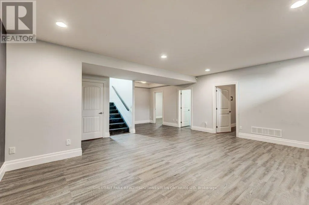 1145 REGENCY CRESCENT