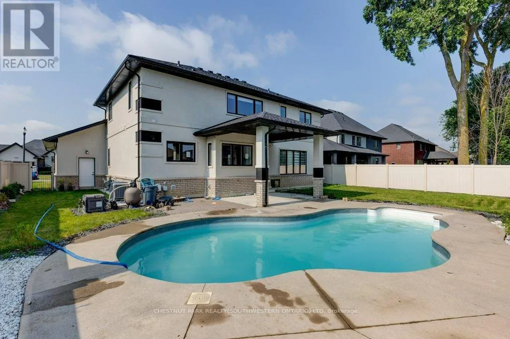 1145 REGENCY CRESCENT