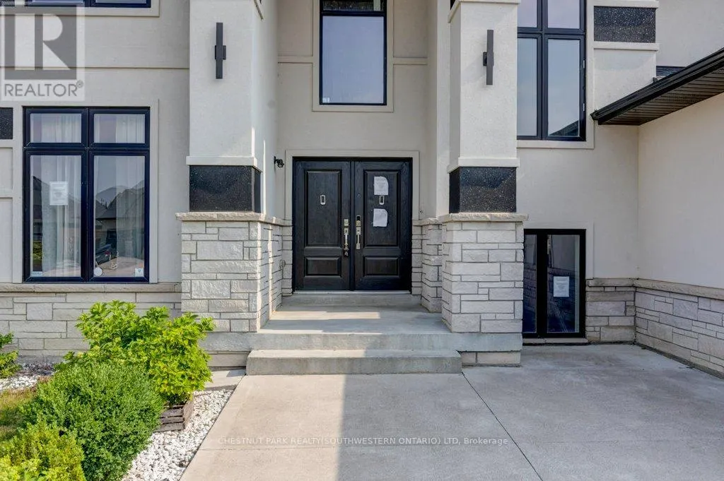 1145 REGENCY CRESCENT