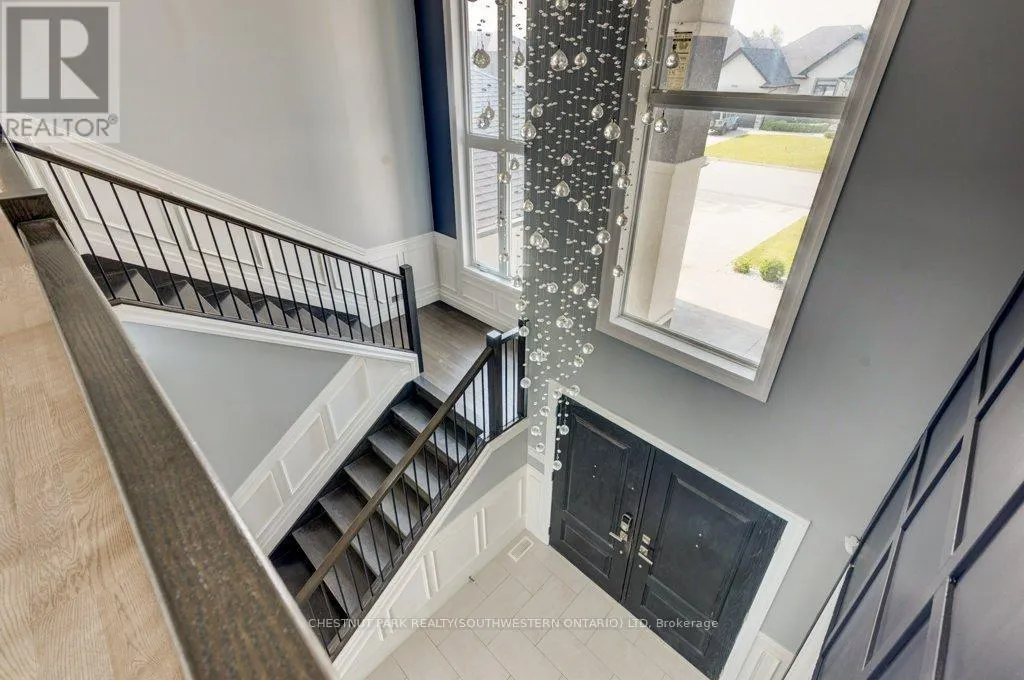 1145 REGENCY CRESCENT