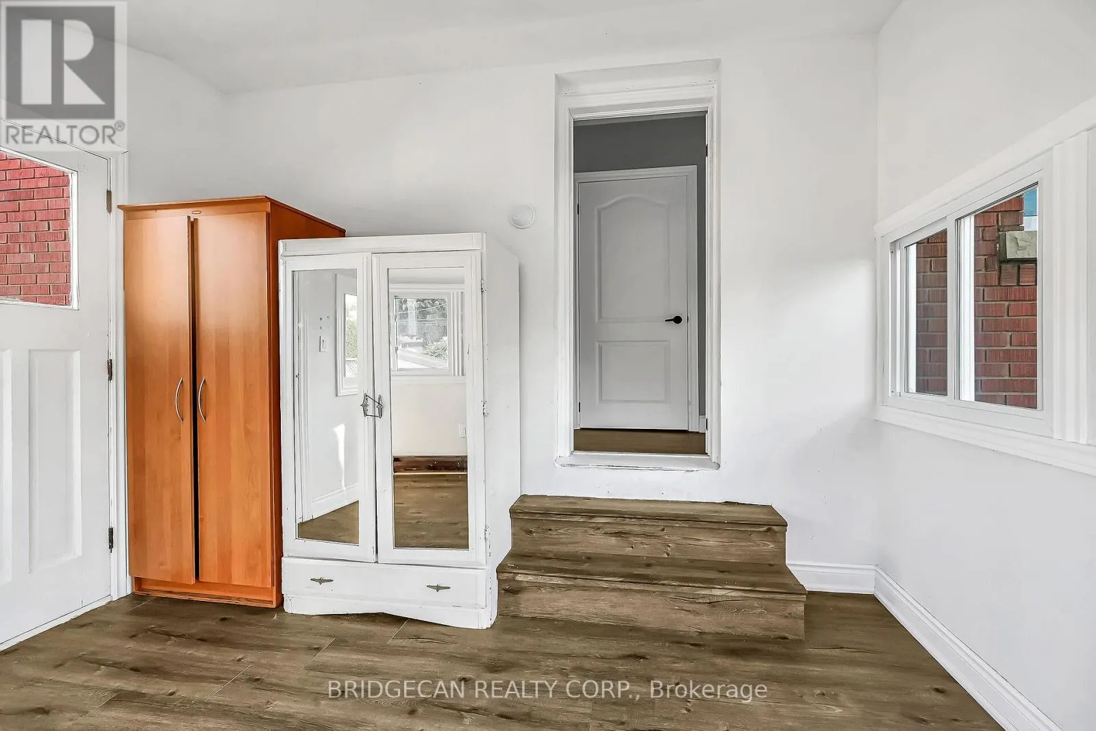 17 BRIERWOOD AVENUE