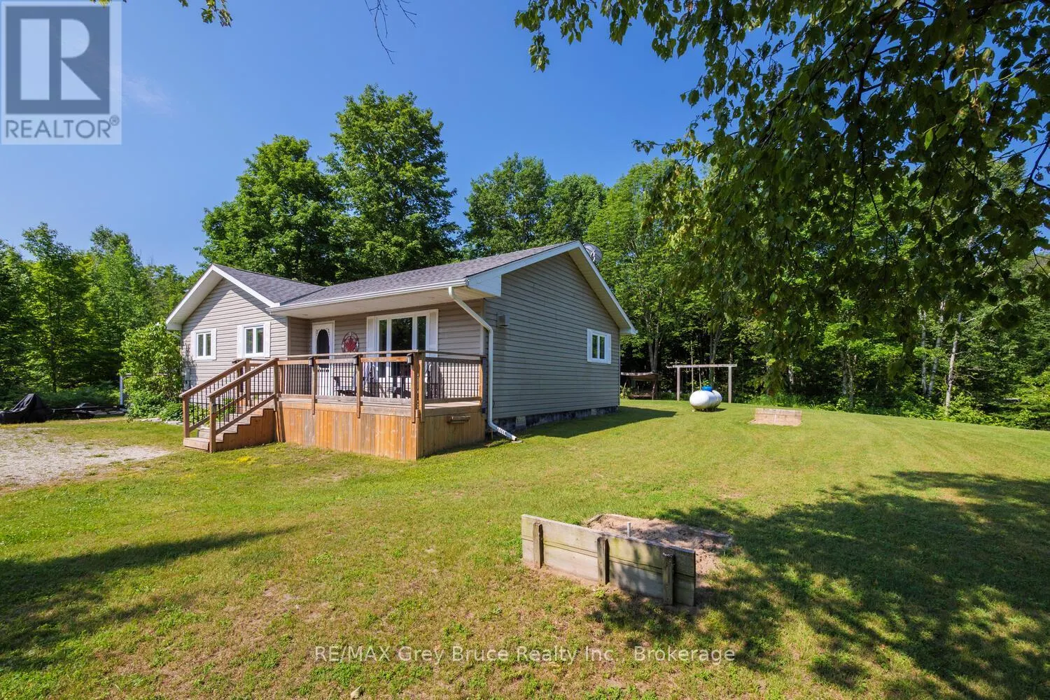 32 SUGARBUSH ROAD