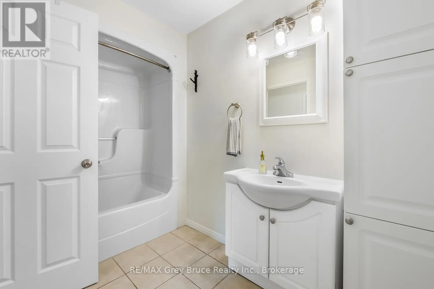 32 SUGARBUSH ROAD