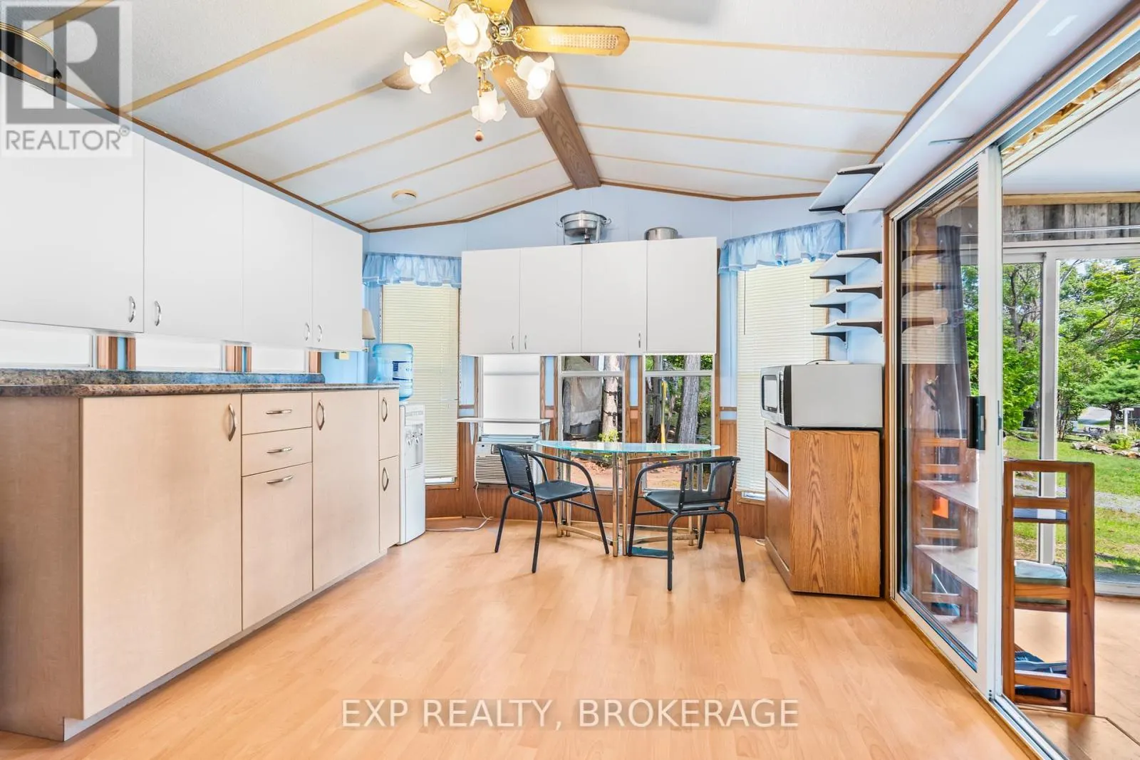 20 - 9 GLENFORD LANE, #20