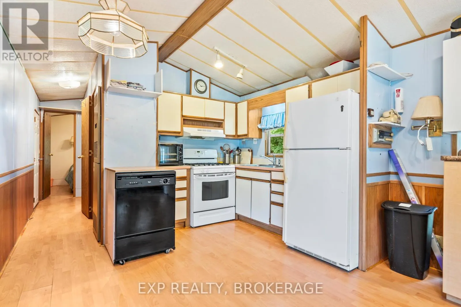 20 - 9 GLENFORD LANE, #20