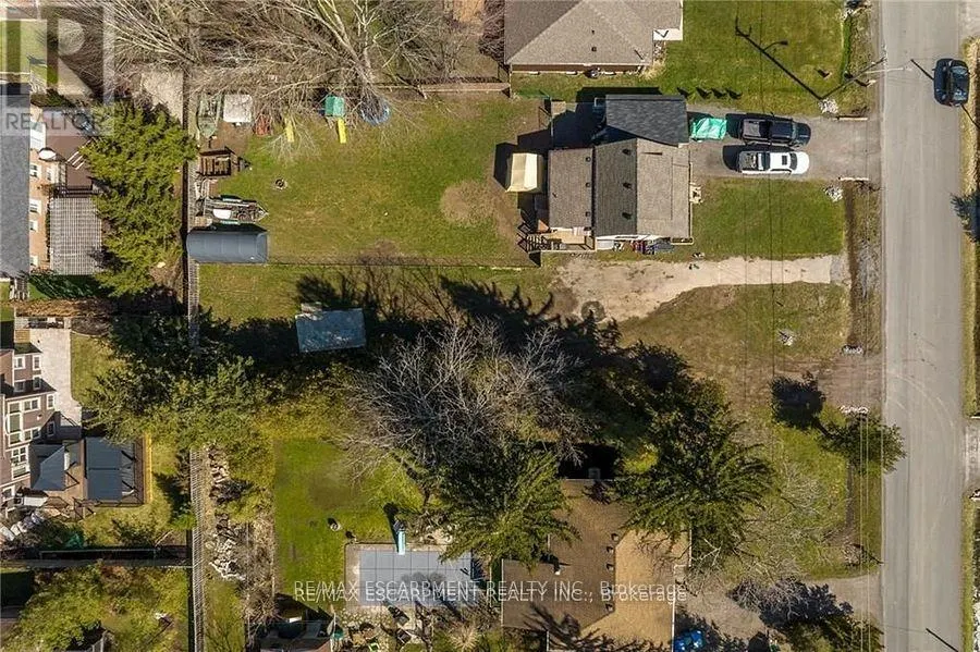 815 FOSS ROAD