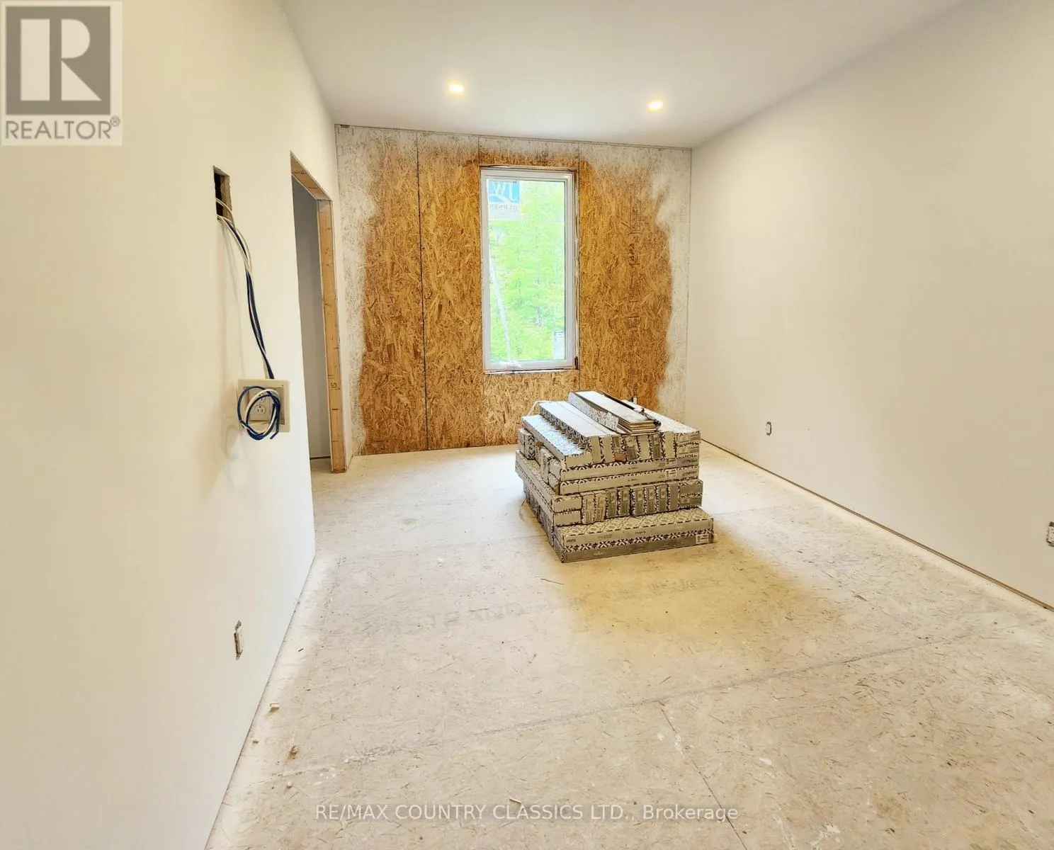 204 BOULTER LAKE ROAD