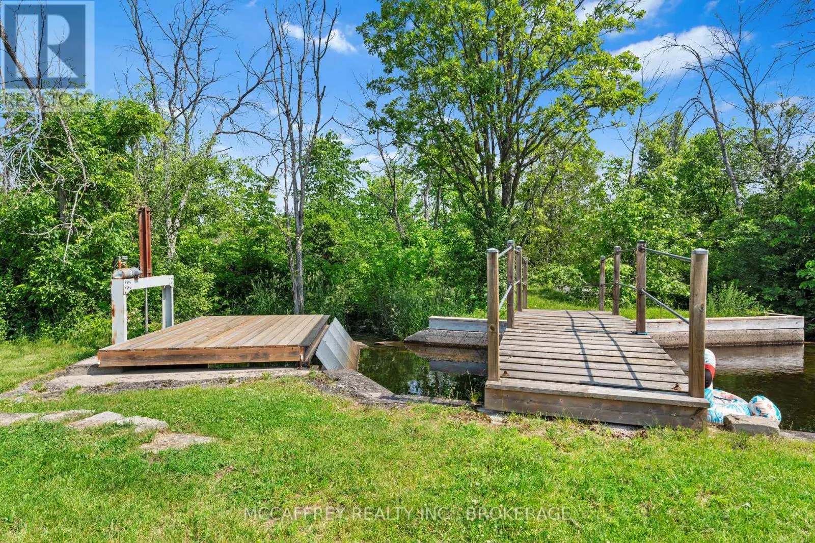 898 COUNTY ROAD 12