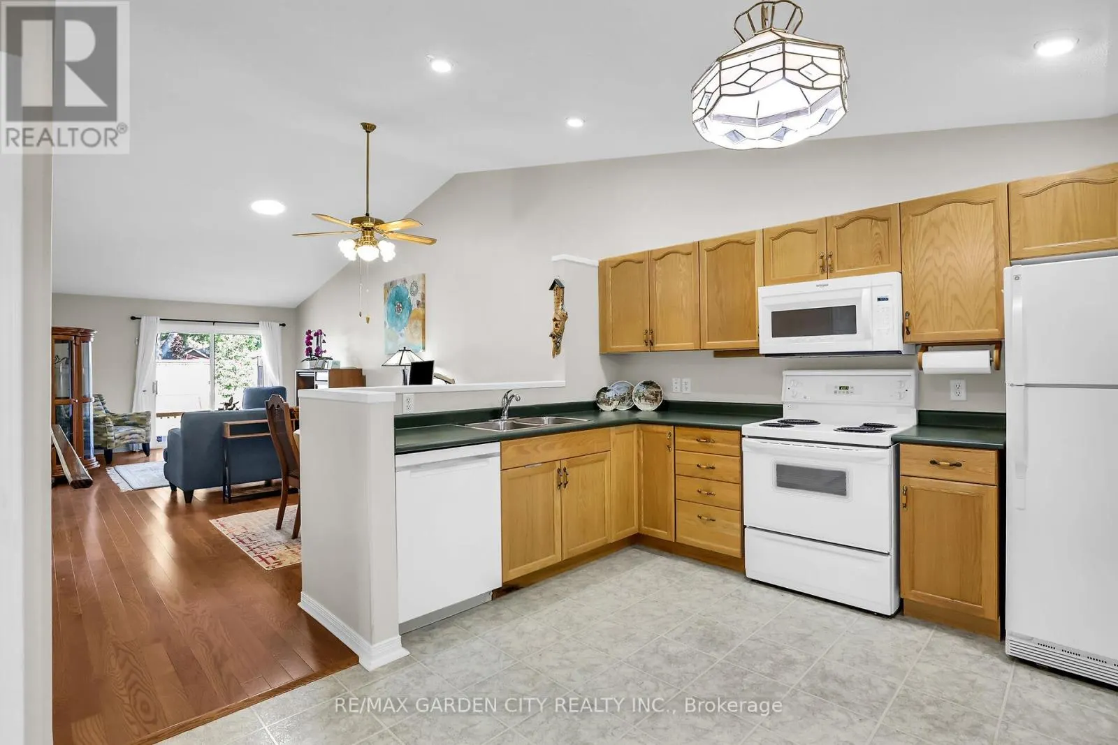 27 - 303 CENTRAL AVENUE, #27