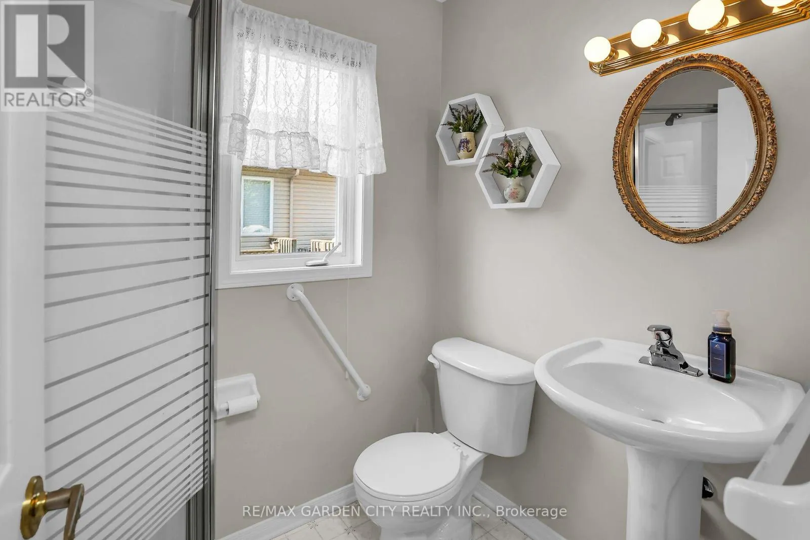 27 - 303 CENTRAL AVENUE, #27