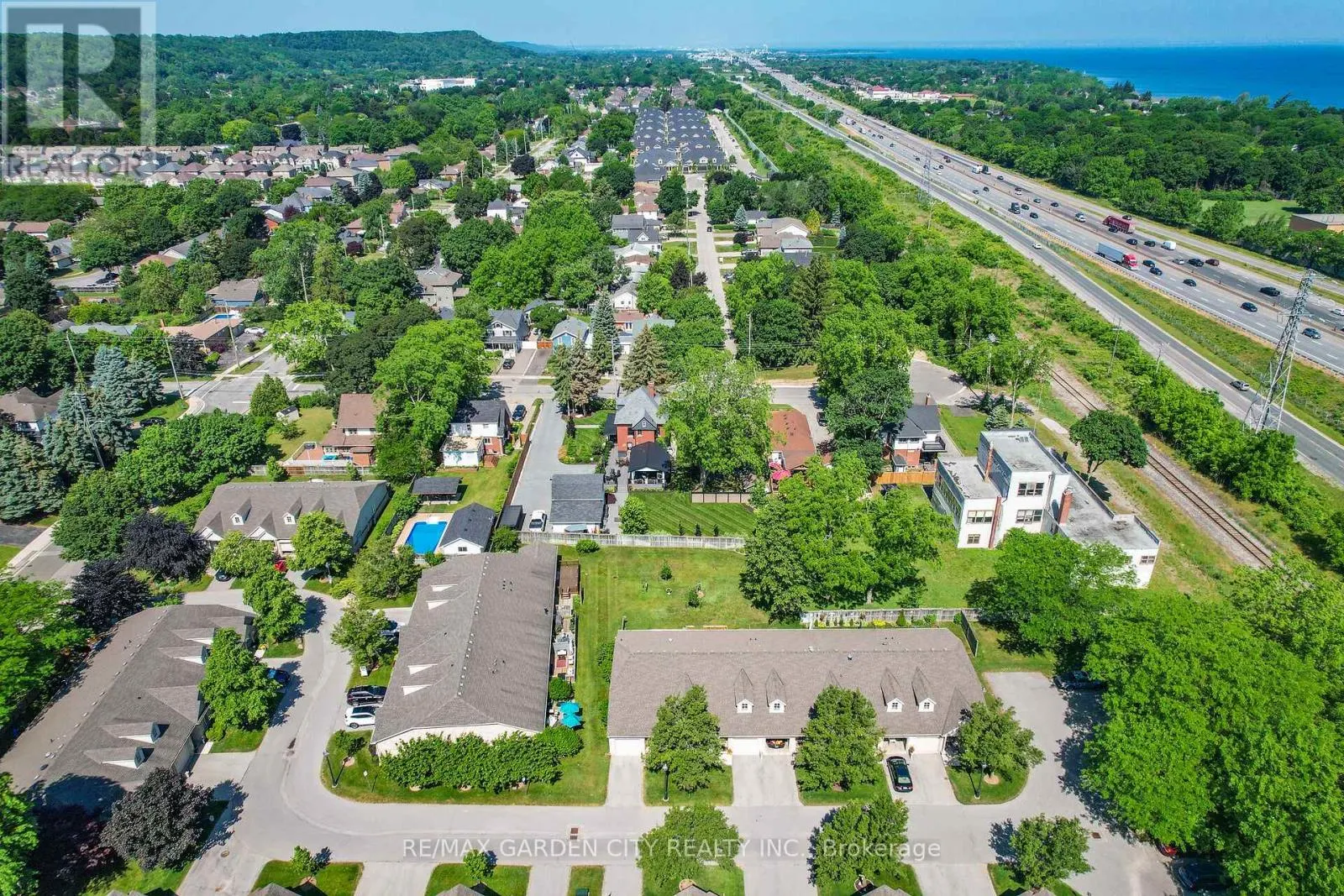 27 - 303 CENTRAL AVENUE, #27