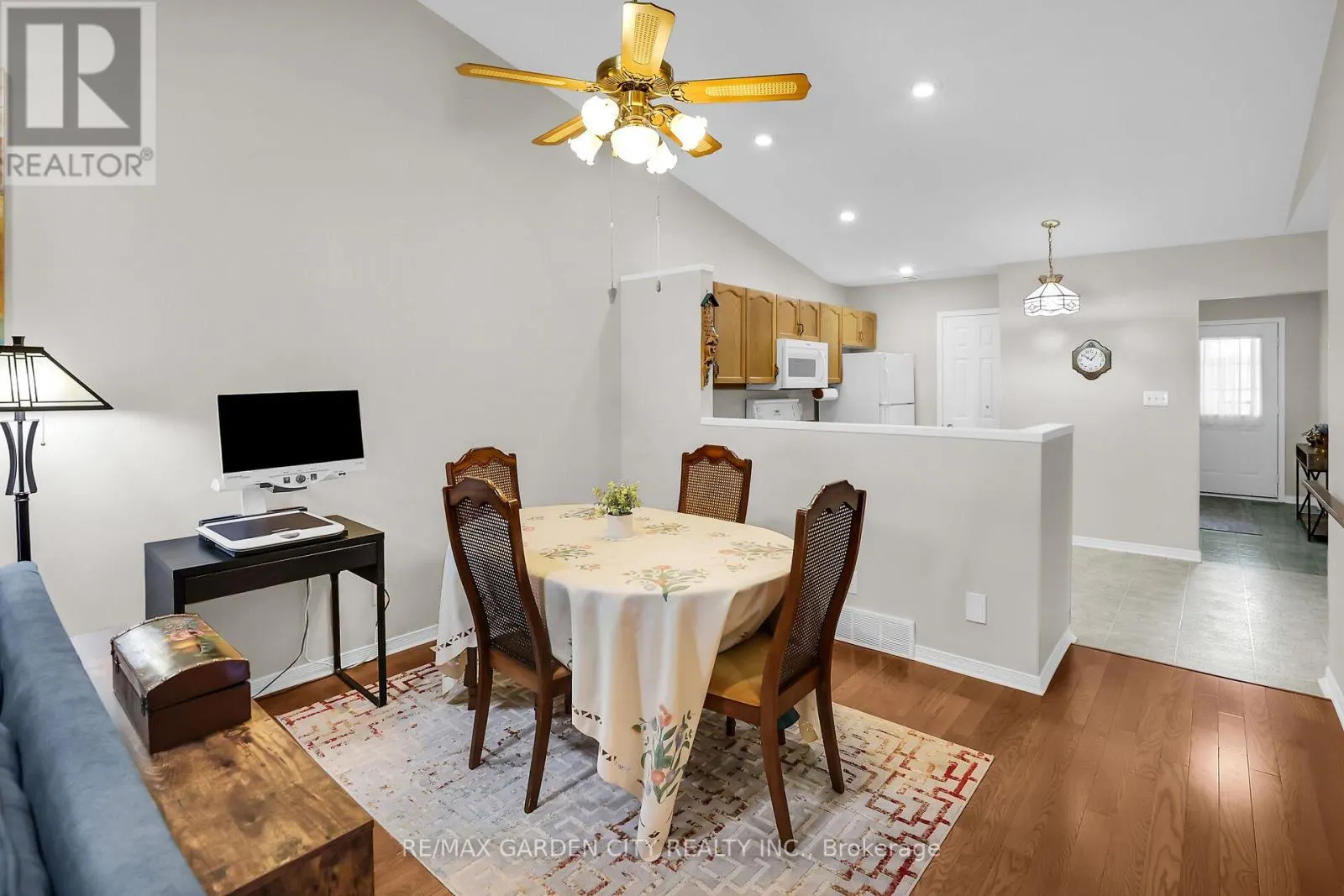 27 - 303 CENTRAL AVENUE, #27