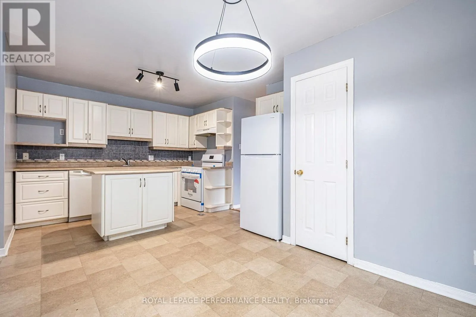 2171 GLEN BROOK DRIVE