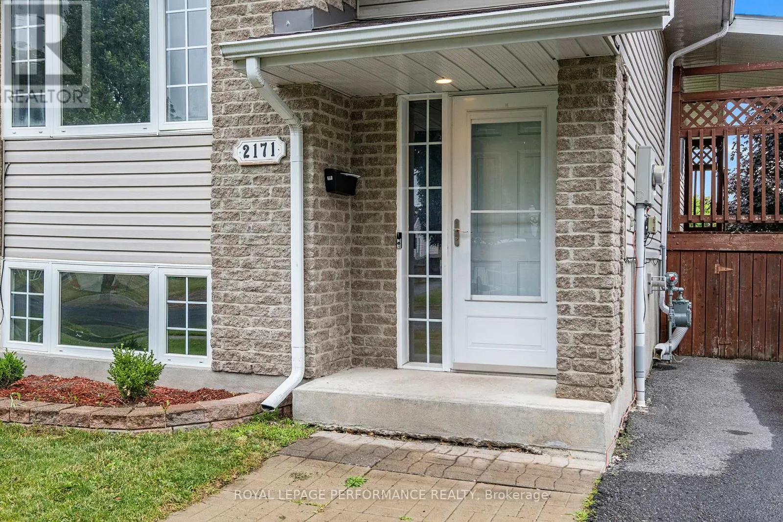 2171 GLEN BROOK DRIVE